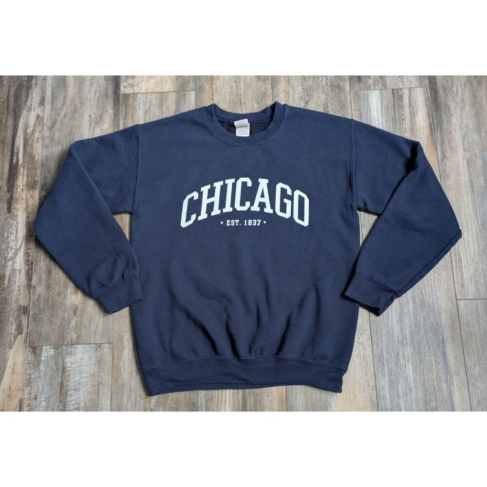 Vintage CHICAGO Sweatshirt Gildan Heavy Blend Navy Blue Men's Size Small Unisex